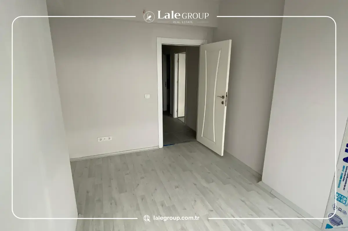 أين توجد شقة 1+2 للبيع ضمن مجمع حياة بارك 2 ؟